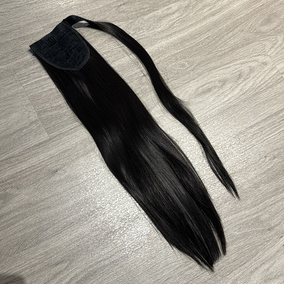 22” inch Straight Hair Ponytail Extension #2 - Picture 1 of 7